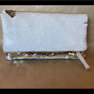 NWOT Stella&Dot mermaid sequin clutch